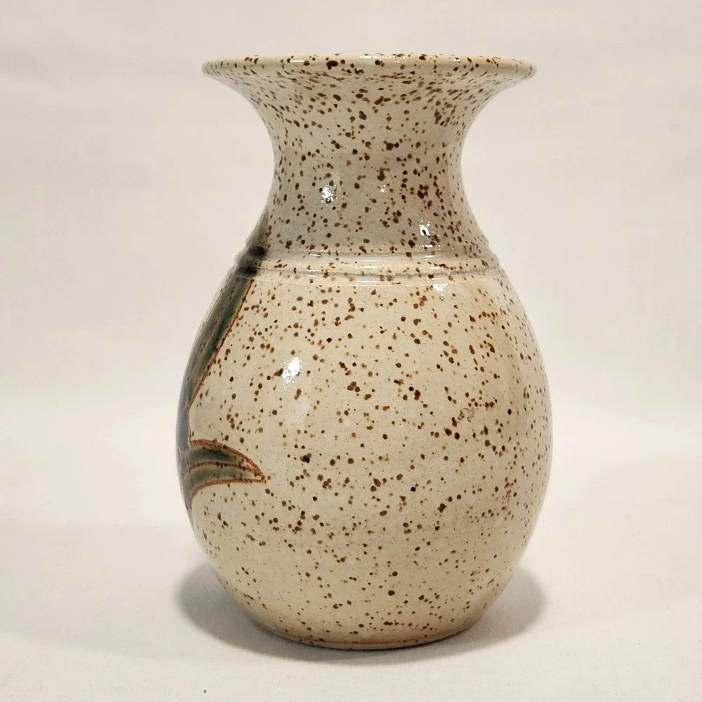 Handmade Pottery Iris Vase Speckled Ceramic Beige Signed AI 5